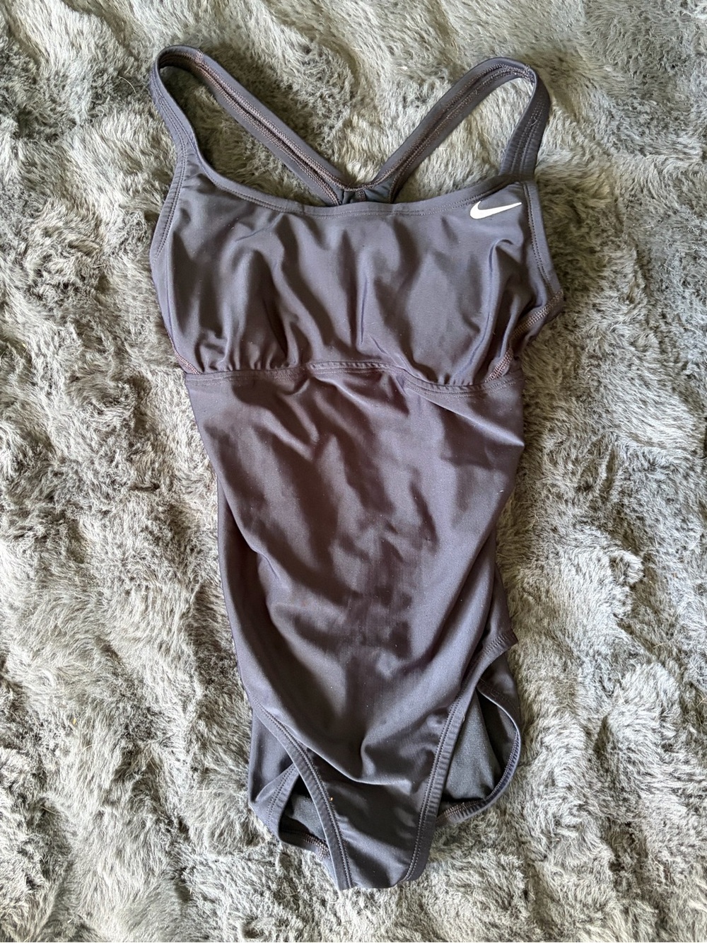 BLACK Nike Women's Charcoal Gray Crossback One-Piece Swimsuit